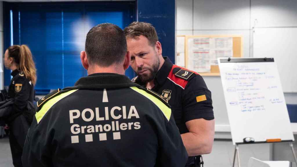 Sargento Abel Gimeno durante el 'briefing' del dispositivo 'Brake'