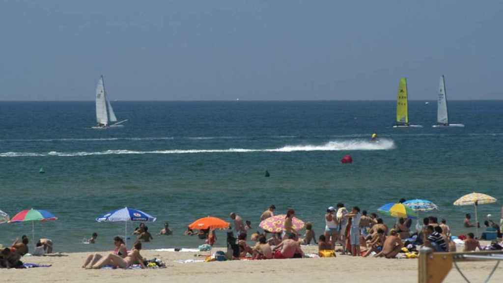 Embaraciones en la playa de Castelldefels