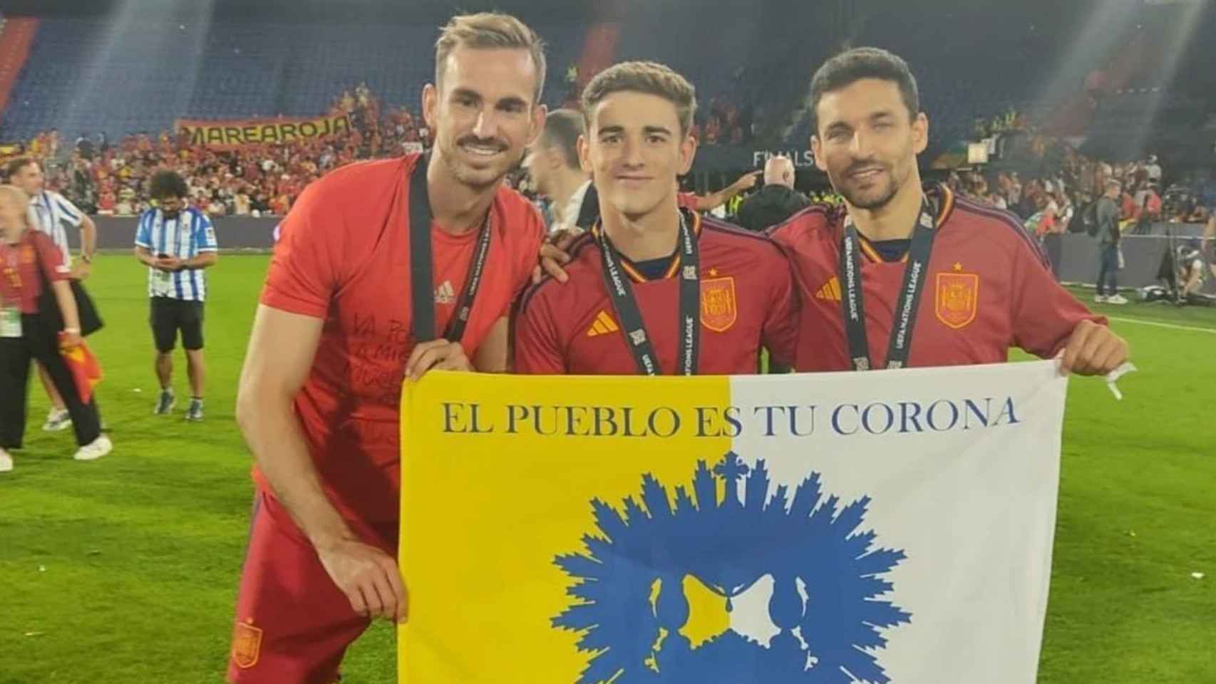 Fabián Ruiz, Gavi y Jesús Navas, tras un partido de la selección española