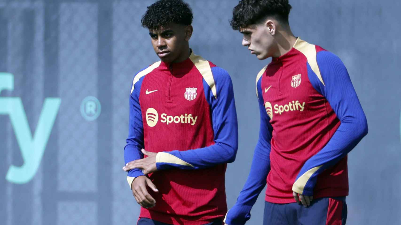 Lamine Yamal y Héctor Fort, en un entrenamiento del Barça