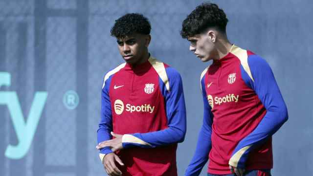 Lamine Yamal y Héctor Fort, en un entrenamiento del Barça