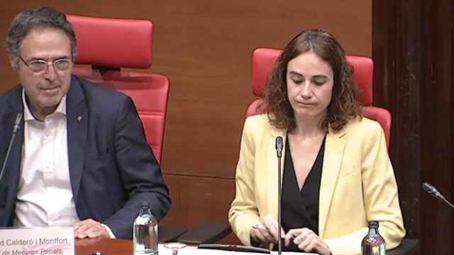 La 'consellera' de Justicia, Gemma Ubasart, junto a su 'número dos', Amand Calderó
