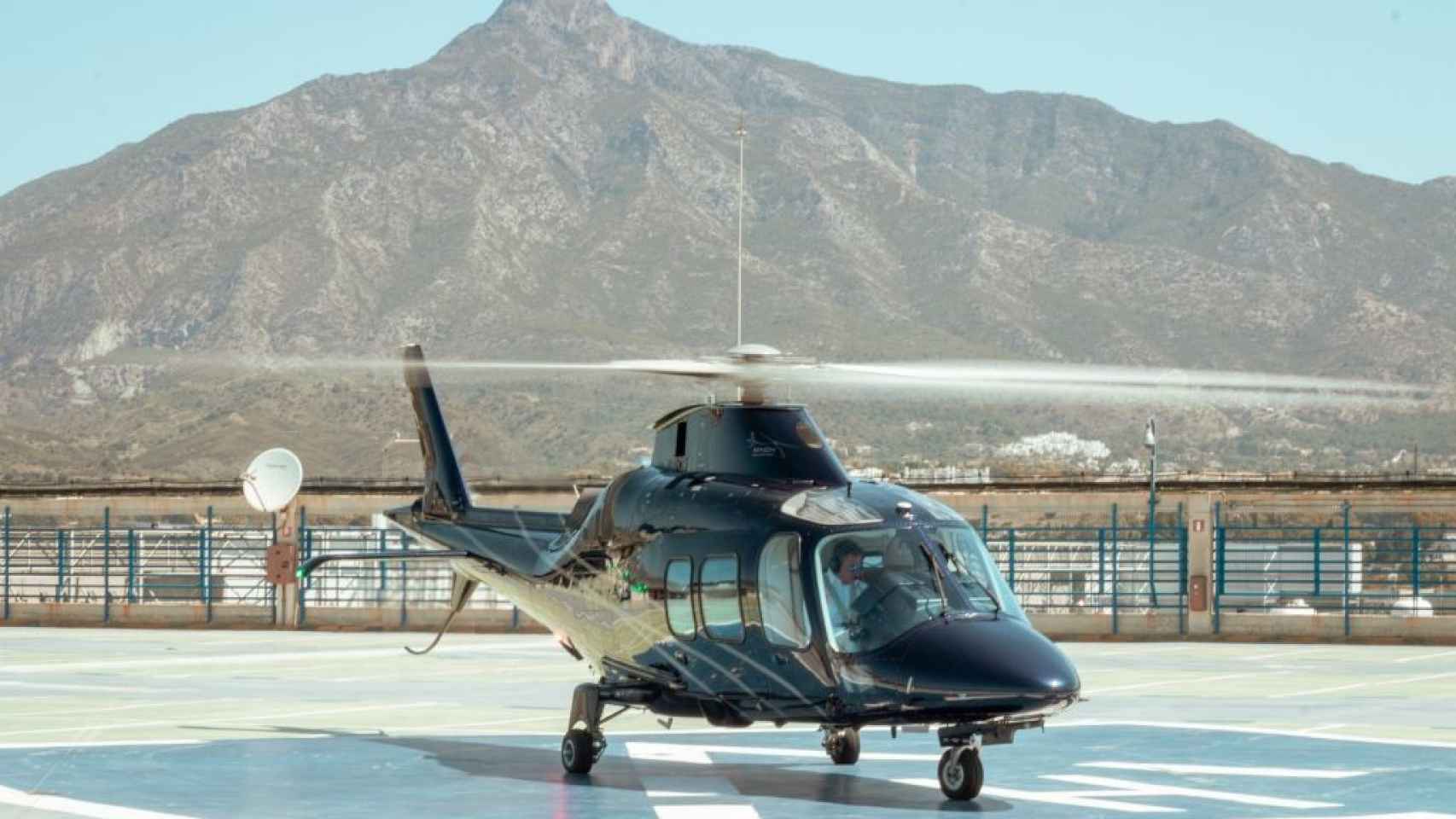 Un aparato de Mach Helicopters, la empresa de Aníbal Martínez