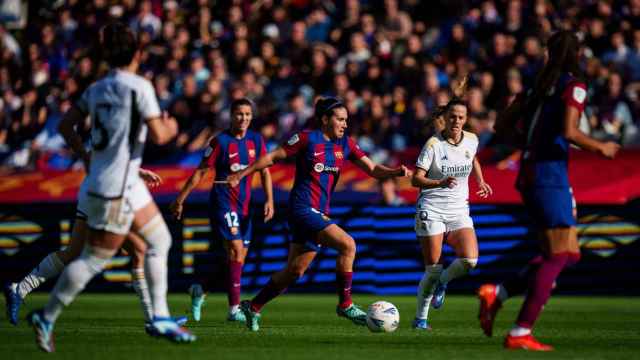 Mariona Caldentey, en una jugada del Barça-Real Madrid en MontjuÏc