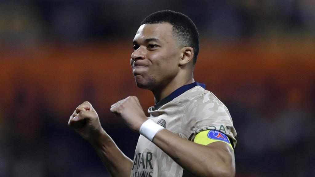 Kylian Mbappé festeja su hat-trick al Montpellier