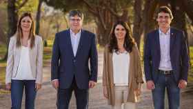 El candidato de Junts a la Generalitat Carles Puigemont y las cabezas de lista Mónica Sales (Tarragona), Salvador Vergés (Girona) y Jeannine Abella (Lleida)