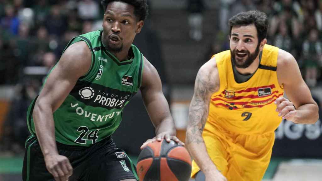 Ricky Rubio intenta frenar a Feliz, base del Joventut