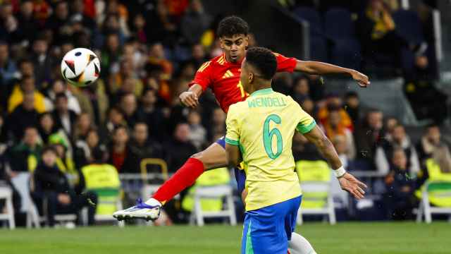 Lamine Yamal chuta a portería en el amistoso España-Brasil