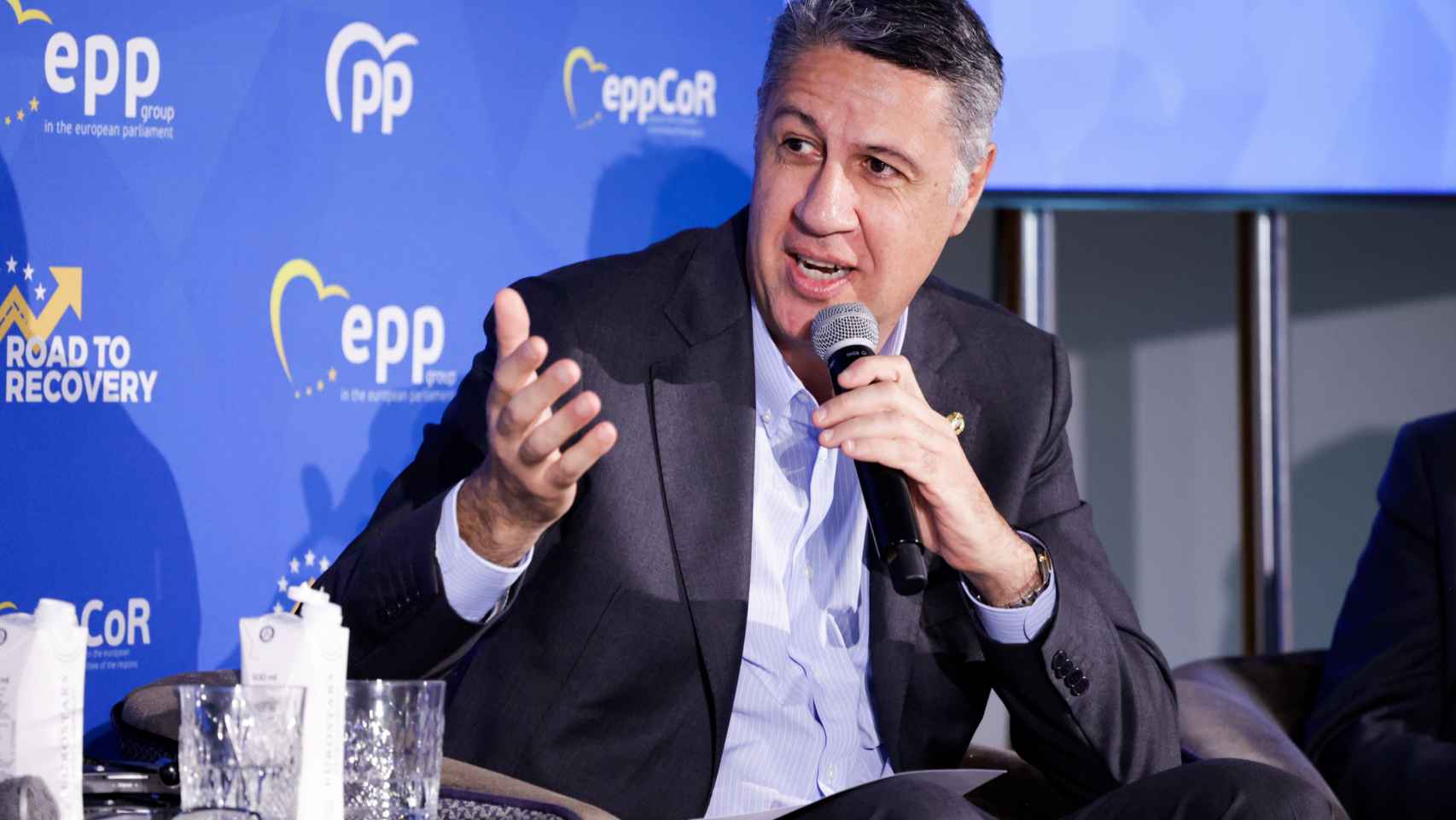 El alcalde de Badalona, Xavier García Albiol, interviene durante una conferencia del Partido Popular Europeo, en el Hotel Grand Marina