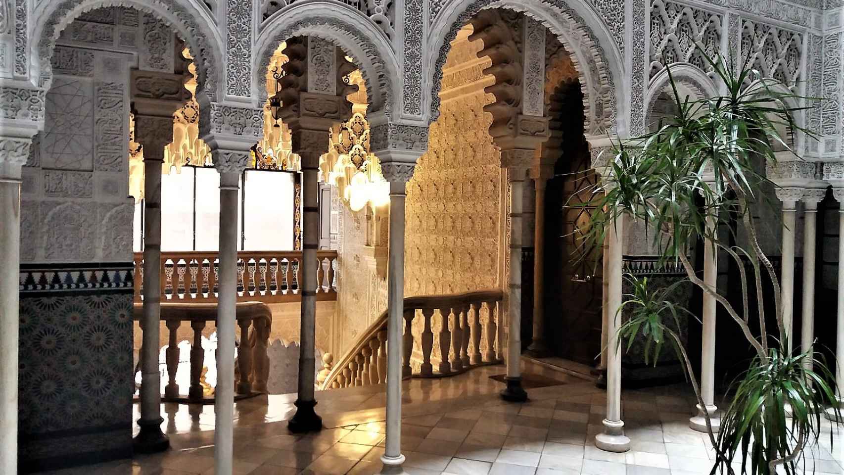 Entrada del Edificio Alhambra