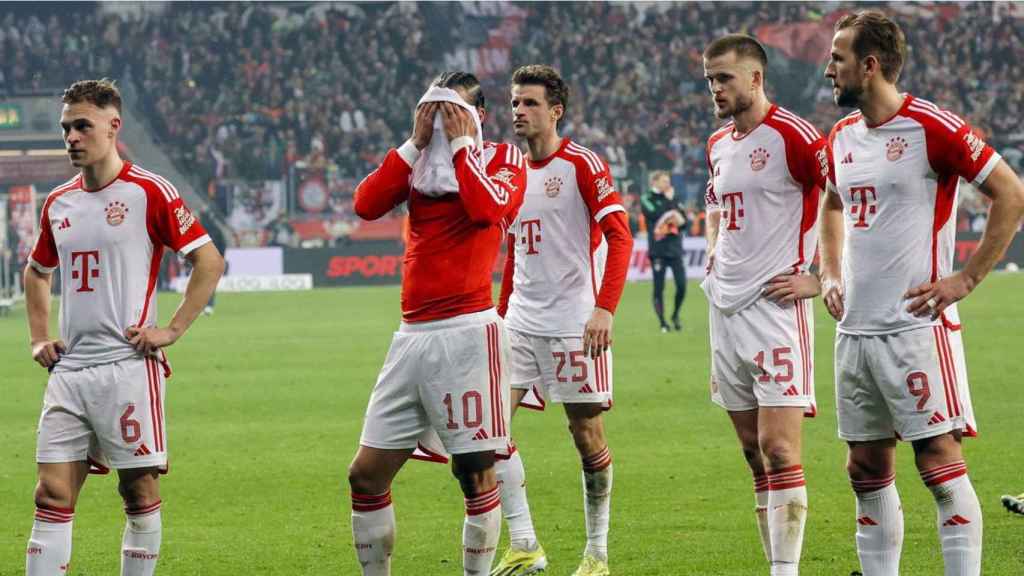 Los jugadores del Bayern, contrariados, en una derrota en la Bundesliga