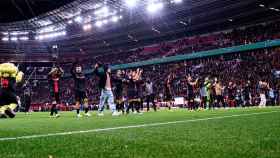 Los jugadores del Bayer Leverkusen celebran una victoria en la Bundesliga