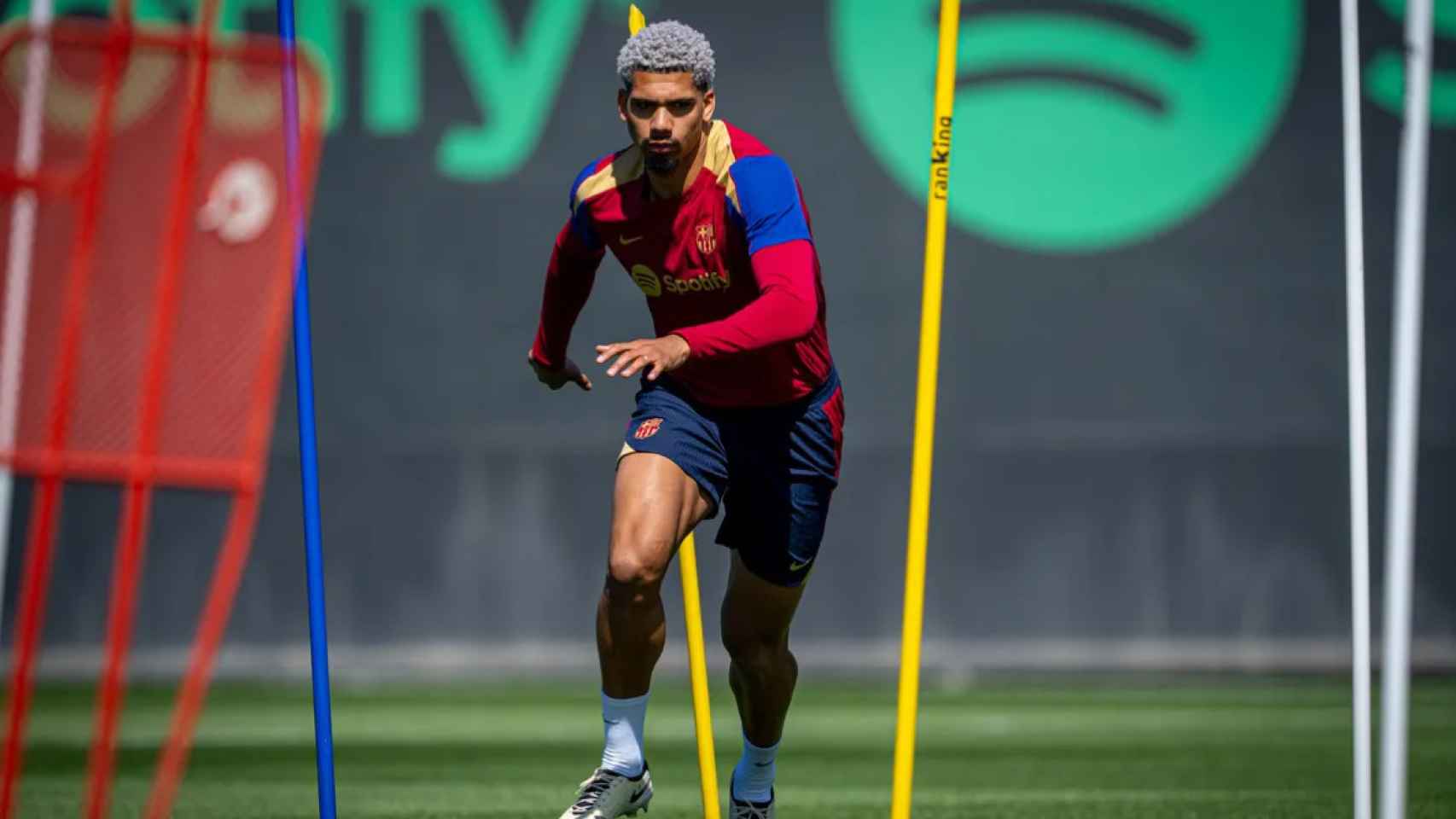 Ronald Araujo, en un entrenamiento del Barça antes de medirse a Las Palmas