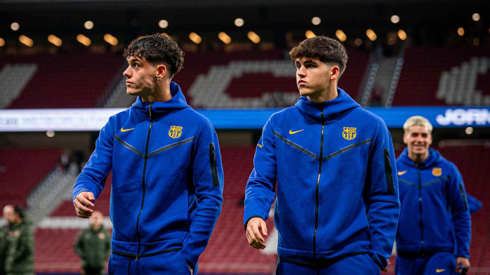 Héctor Fort y Pau Cubarsí, antes de disputar el partido contra el Atlético de Madrid