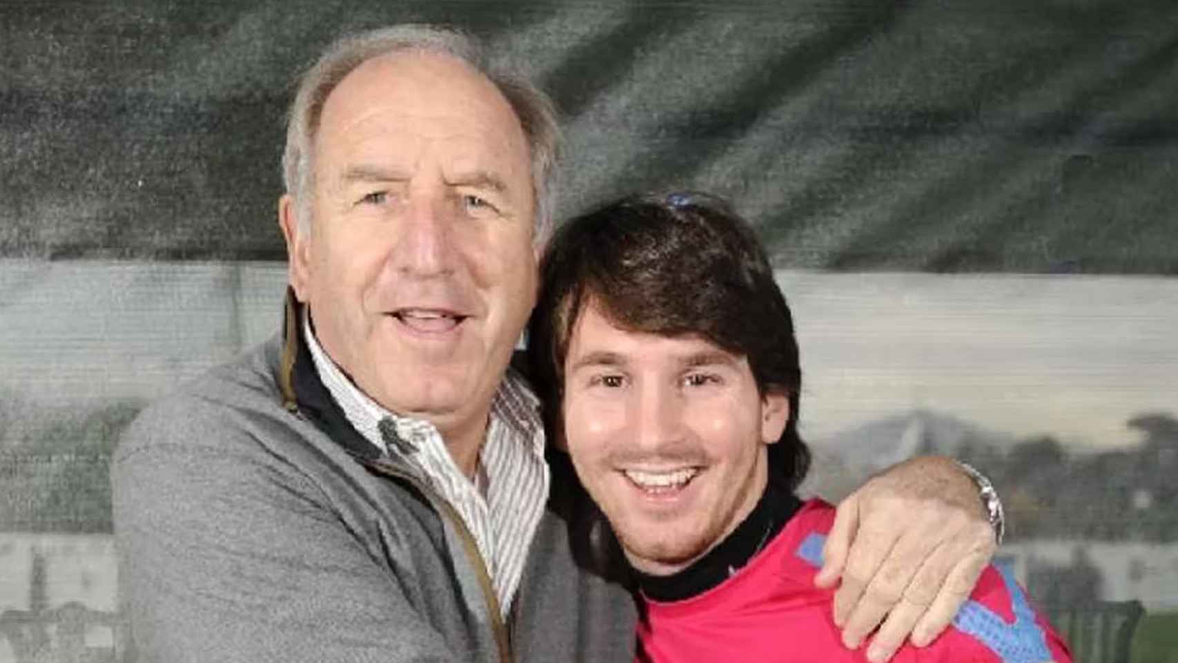Carles Rexach, junto a un joven Leo Messi