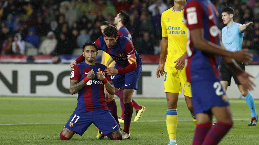 Raphinha se lamente de una ocasión fallida en el Barça-Las Palmas