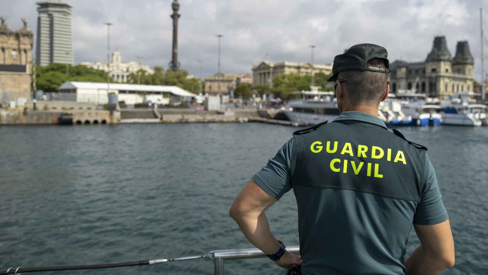 Un agente de la Guardia Civil en Barcelona