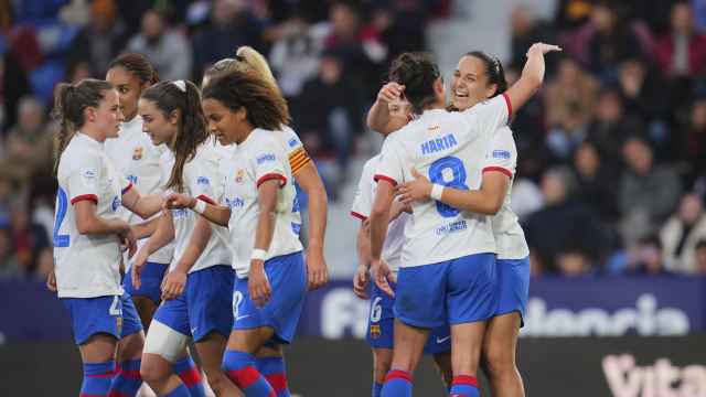 El Barça Femenino celebra la goleada en casa del Levante