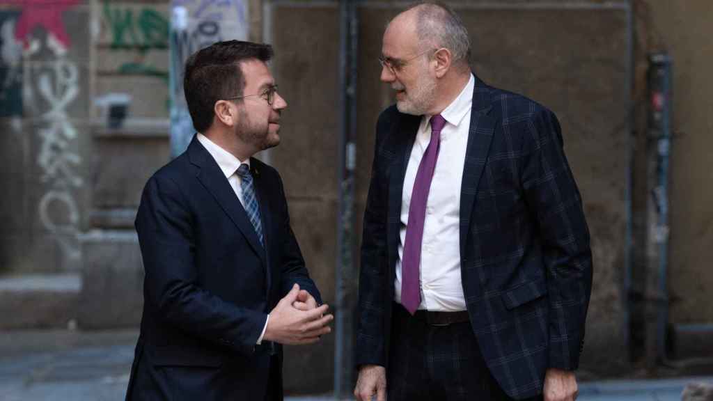 Pere Aragonès, y el director del Institut d'Estudis de l'Autogovern (IEA), Joan Ridao, antes del Consell Executiu del Govern