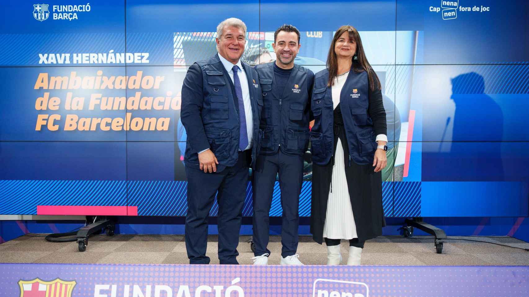 Laporta y Marta Segú, en el acto de nombramiento de Xavi como embajador de la Fundació FC Barcelona
