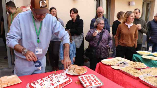 La casa de acogida Pere Oliveras de Cáritas celebra su quinto aniversario