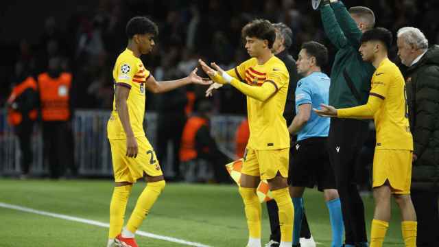 Joao Félix y Pedri sustituyen a Lamine Yamal en el PSG-Barça