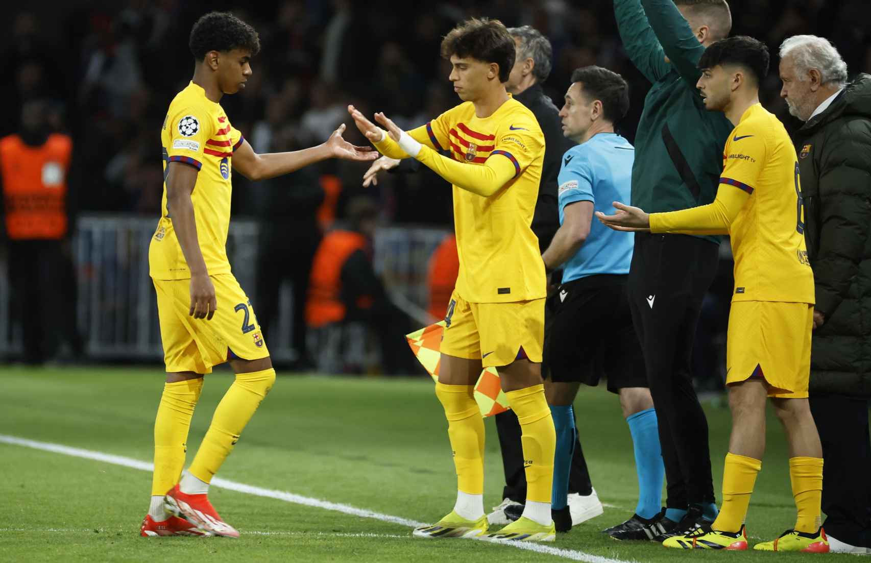 Joao Félix y Pedri sustituyen a Lamine Yamal en el PSG-Barça