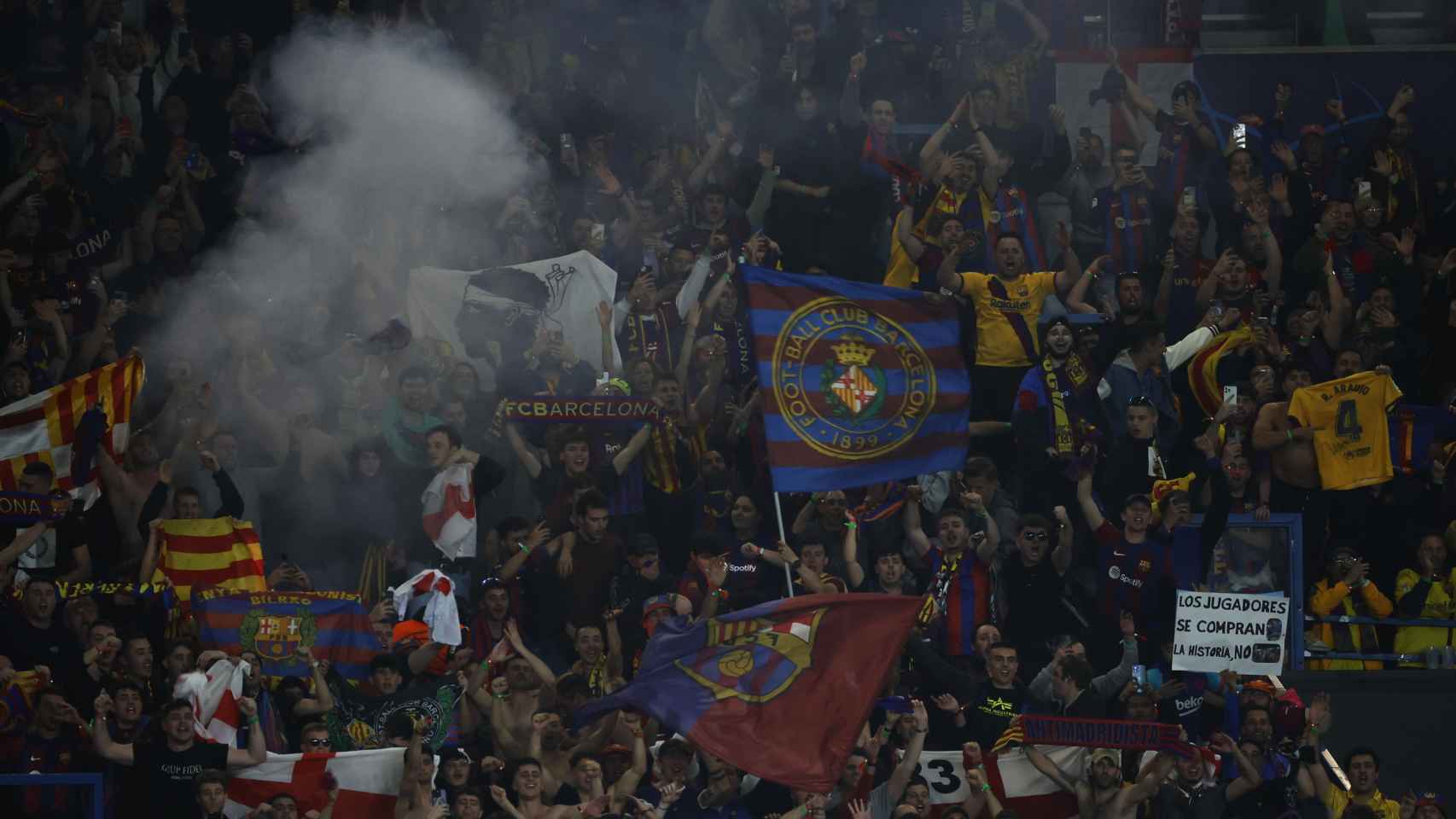 Grada visitante del Barça en el Parque de los Príncipes