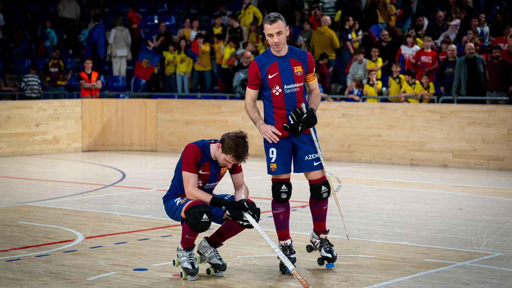 Los jugadores del Barça de hockey se lamentan tras quedar eliminados de la Champions League