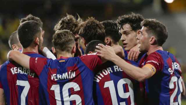 Los jugadores del Barça celebran el gol de Joao Félix