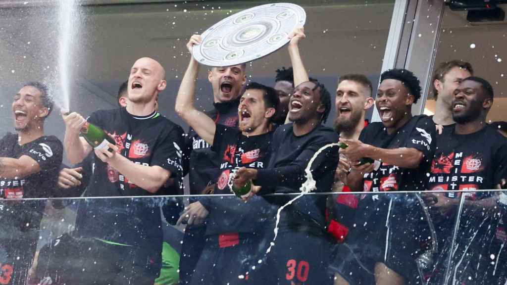 El Bayer Leverkusen celebra su victoria final en la Bundesliga
