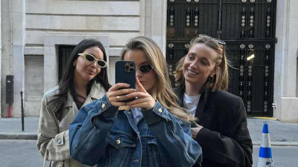 Sara Gundogan, Mikky Kiemeney y Katrine Friis en París