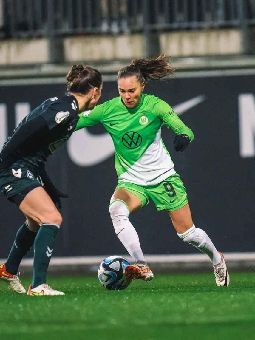 Ewa Pajor con la camiseta del Wolfsburgo