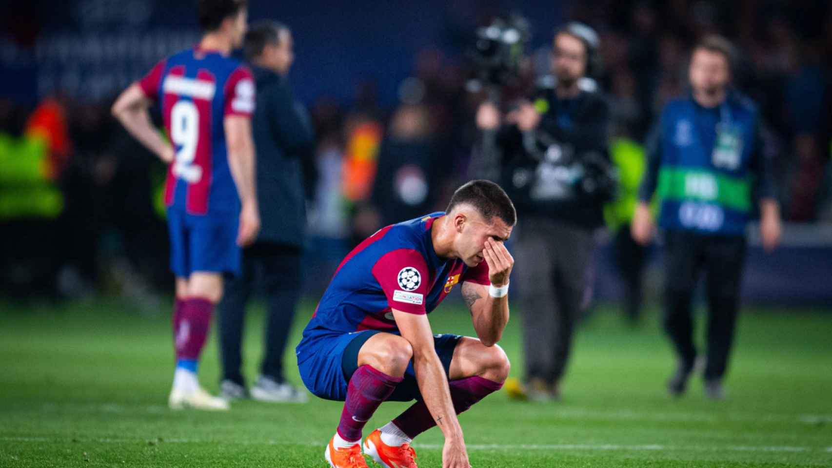 Ferran Torres llora desconsoladamente tras caer eliminado de la Champions League