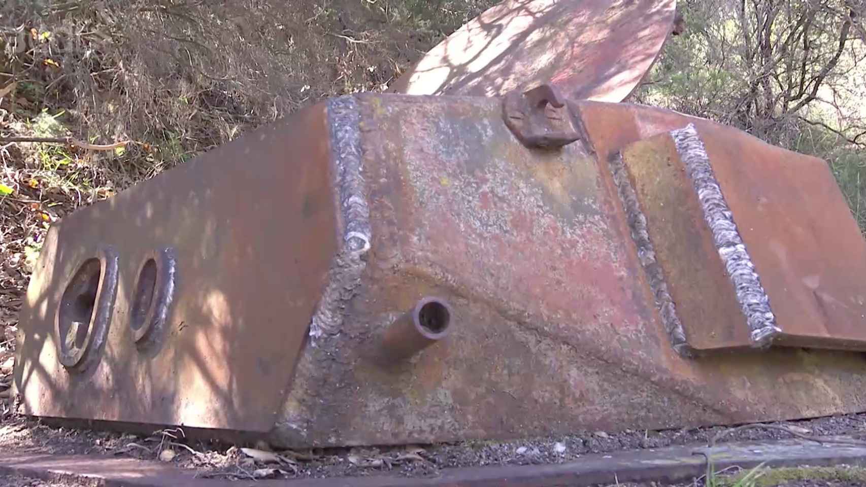 Restos de la torreta de un tanque nazi Panzer en Le Pertus