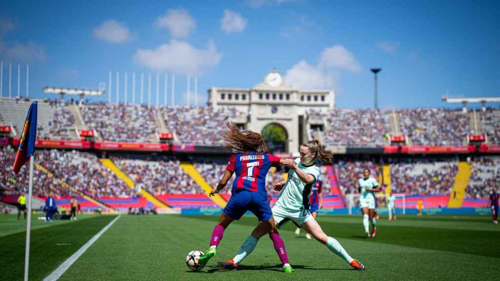 Salma Paralluelo en el partido contra el Chelsea en Montjuïc