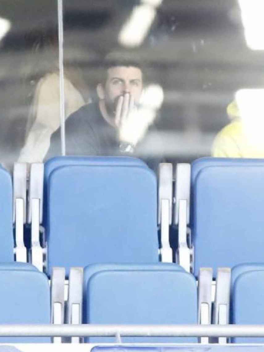 Piqué, en un palco privado viendo el partido del Espanyol contra el Andorra en Cornellà