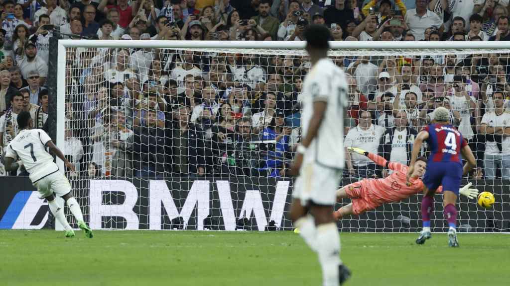 Vinicius, de penalti, empata para el Real Madrid