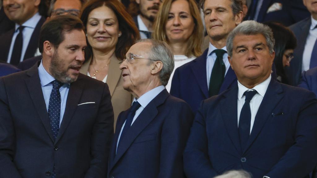 Florentino Pérez y Joan Laporta, en el palco del Santiago Bernabéu durante el clásico