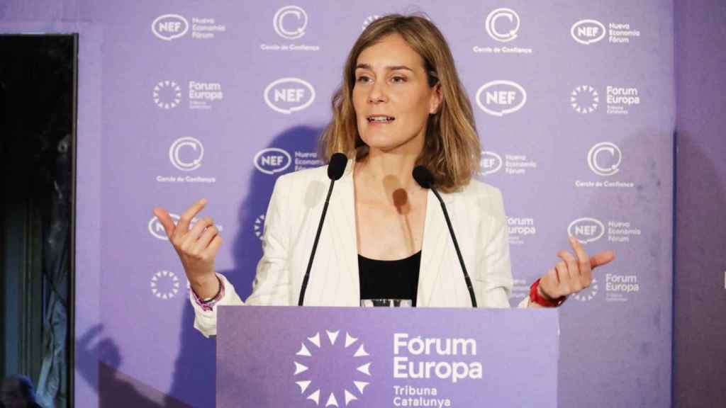 La candidata de Comuns Sumar a las elecciones catalanas, Jéssica Albiach, en un desayuno informativo organizado por Nova Economia Fòrum en Barcelona
