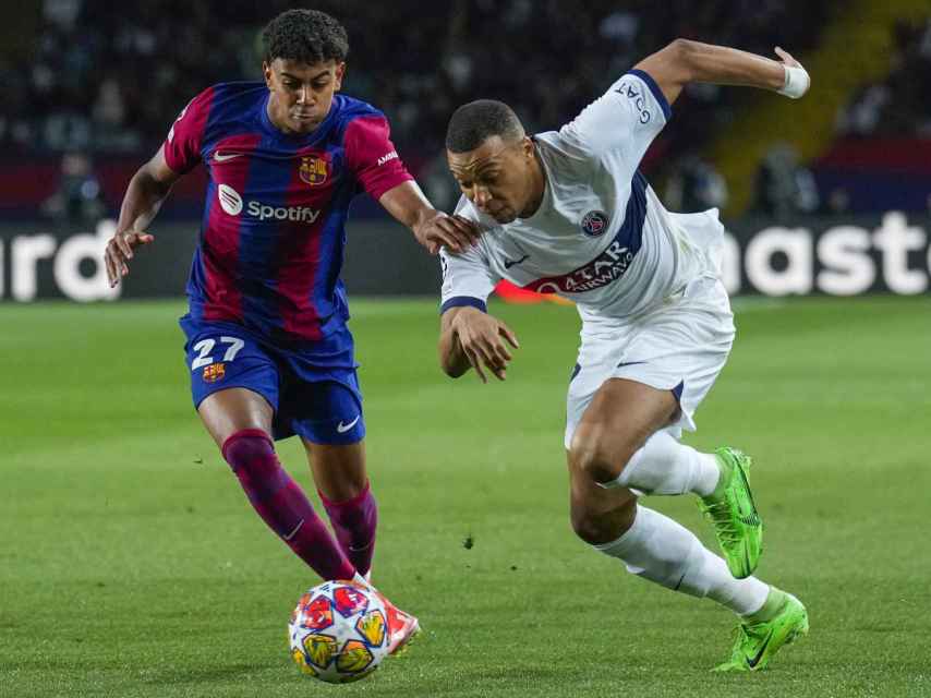 Lamine Yamal y Kylian Mbappé durante el Barça-PSG en Montjuïc
