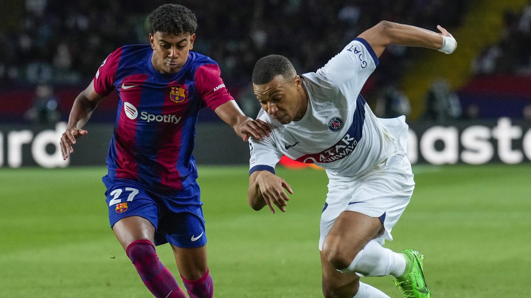 Lamine Yamal y Kylian Mbappé durante el Barça-PSG en Montjuïc