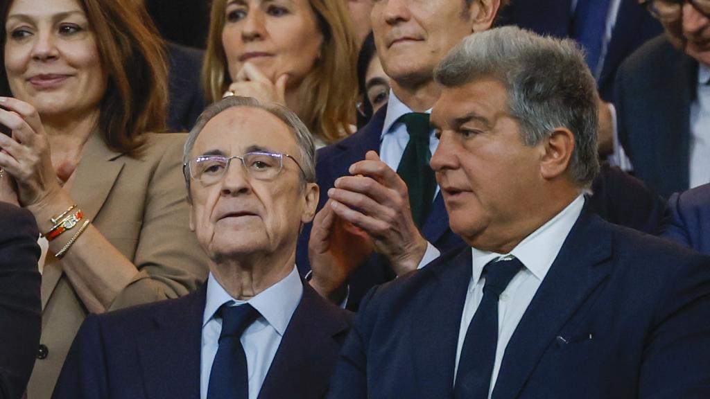 Florentino Pérez y Joan Laporta, en el palco del Santiago Bernabéu durante el clásico