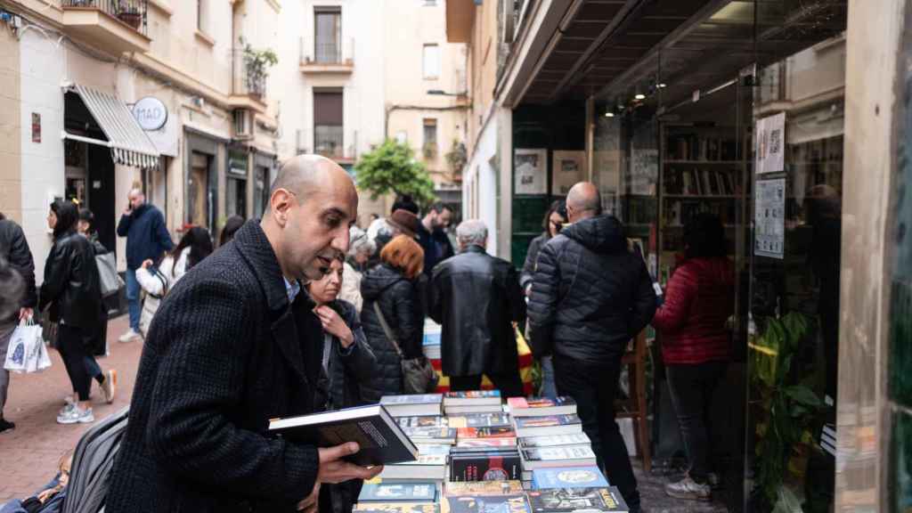 Libros en Sant Jordi, en la librería 'No llegiu' de Poblenou