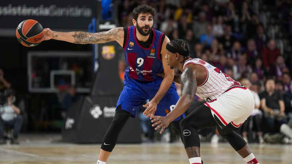 Ricky Rubio dirige un ataque del Barça de basket contra Olympiakos