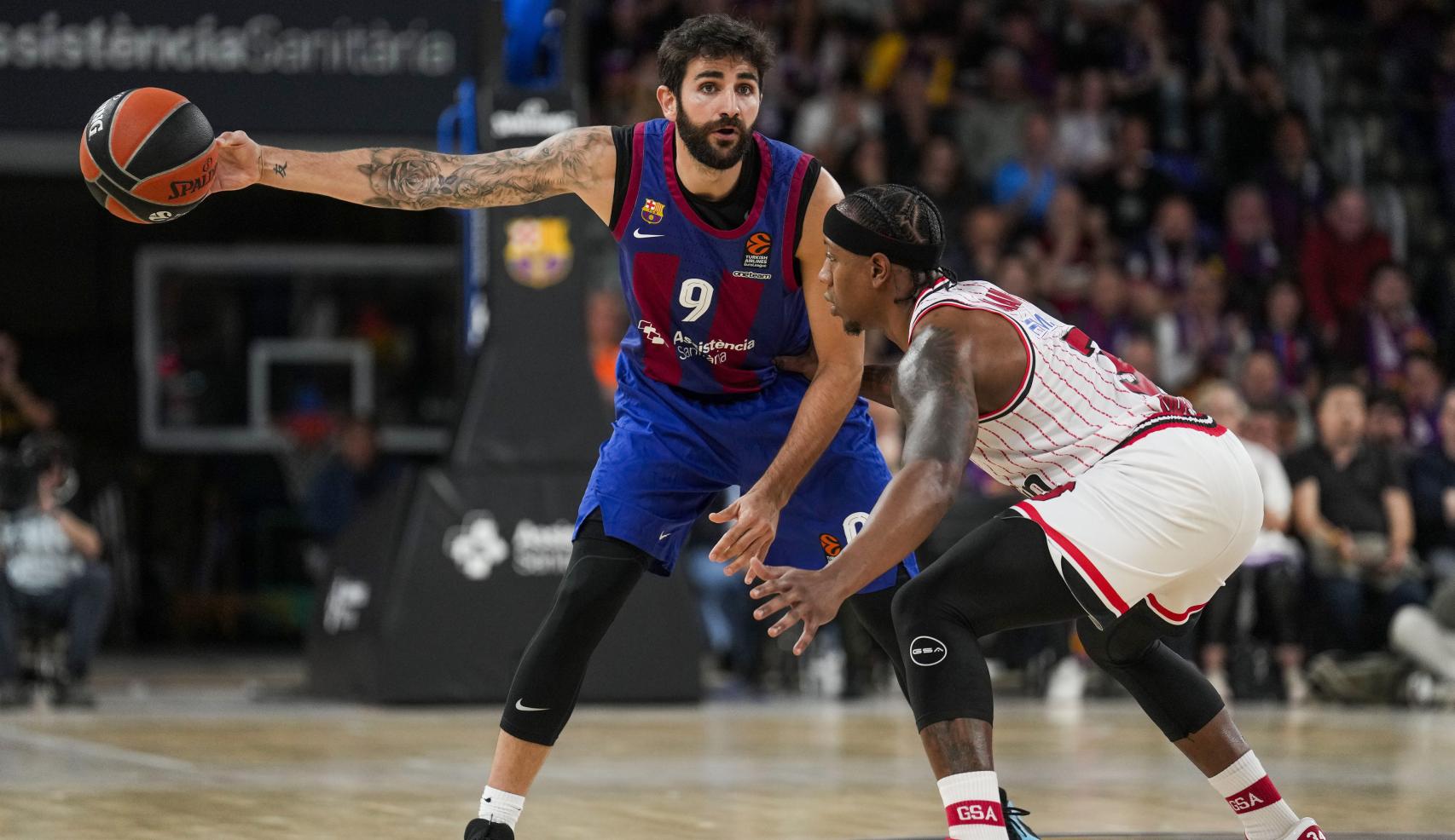 Ricky Rubio dirige un ataque del Barça de basket contra Olympiakos