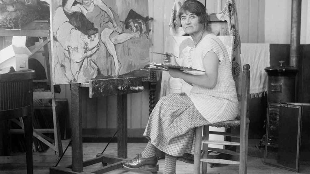 Suzanne Valadon pintando en su estudio, retrato de Marie Coca, 1927