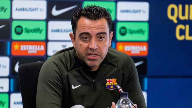 Xavi Hernández, anunciando su continuidad como entrenador del Barça