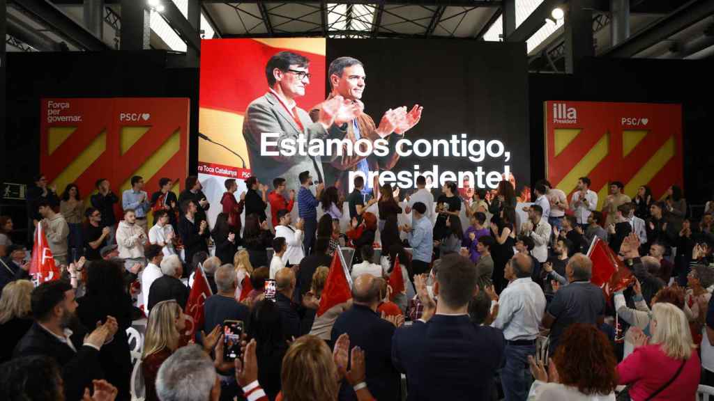 Decenas de personas en el acto de apertura de campaña del PSC en Sabadell