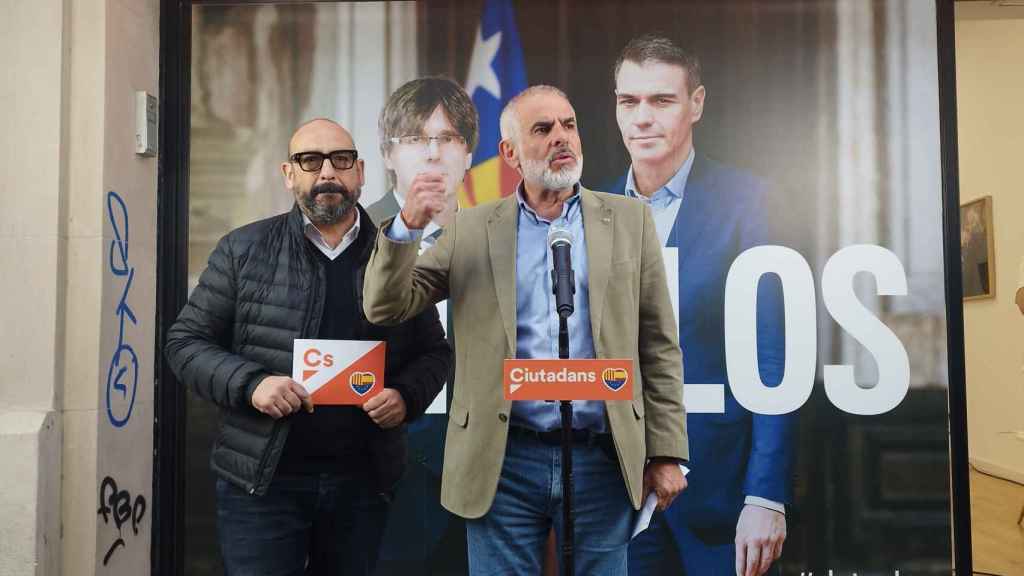 Carlos Carrizosa junto a Jordi Cañas en declaraciones antes del inicio de campaña electoral